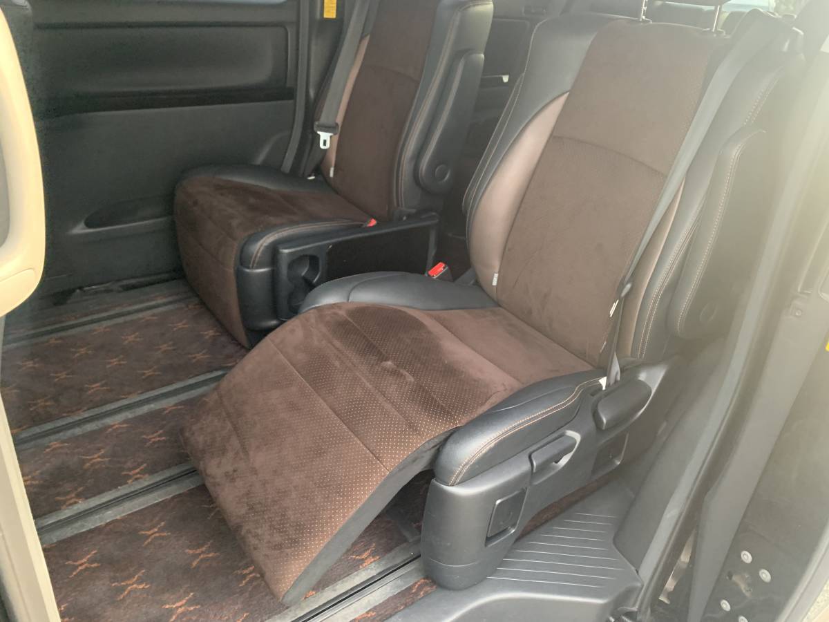 Toyota Alphard 240S Type Gold 